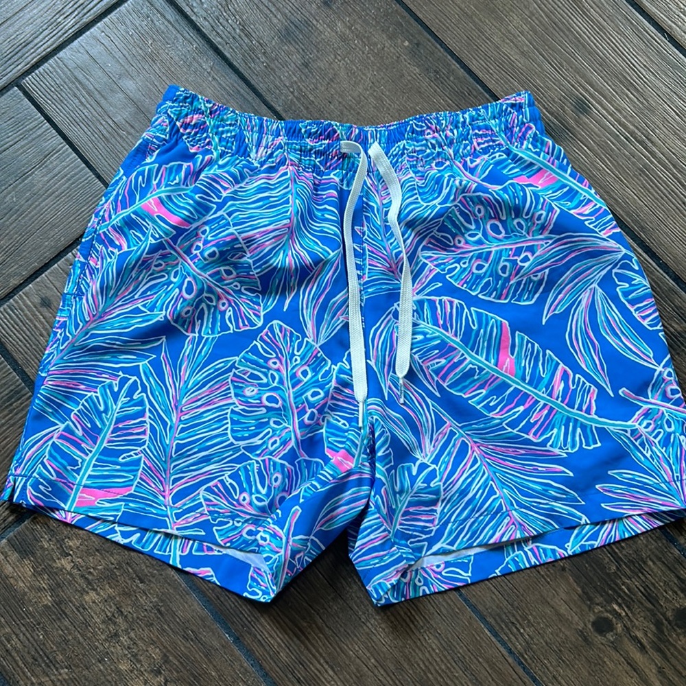 Men’s swim trunks
